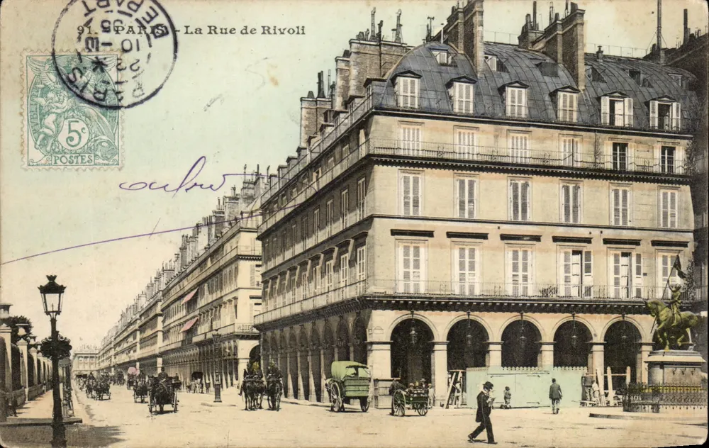 Paris - A Rue de Rivoli — vista do canto com a estátua equestre — editor não identificado - Frente