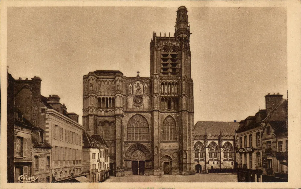Sens (Yonne) — A Catedral (século XII) — Héliogravure Ed. Ragon - Frente