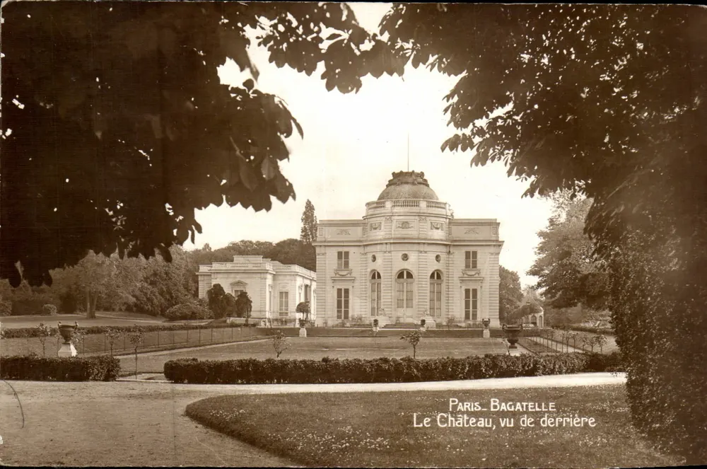 Paris - Bagatelle — Il castello visto da dietro — - Recto