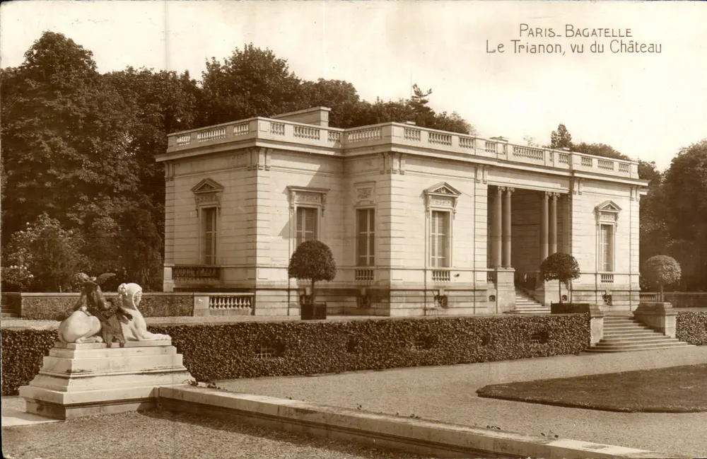 Parigi - Bagatelle. Vista del Trianon dal Castello — editore sconosciuto, numero di serie non visibile - Recto