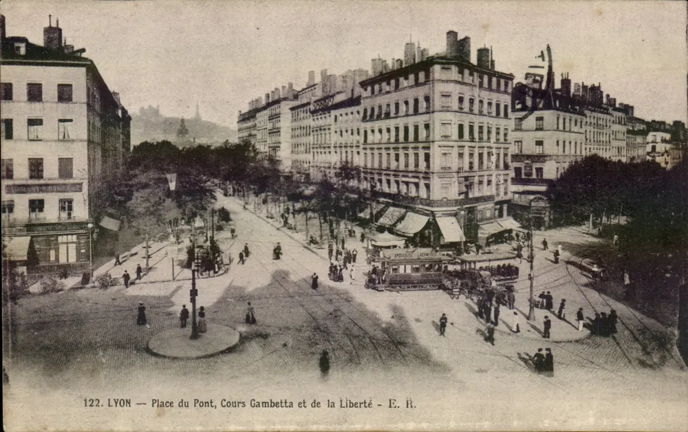 LYON — Place du Pont, Cours Gambetta und de la Liberté — E. R. - Vorderseite