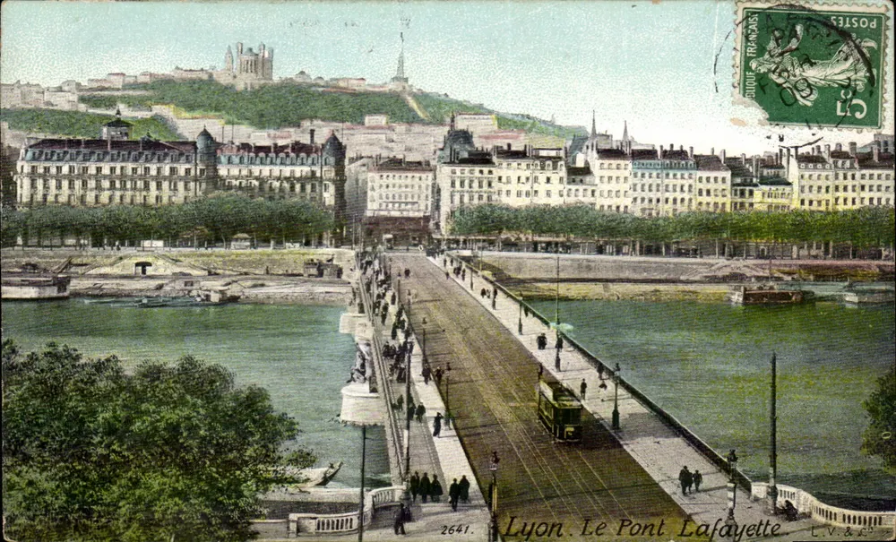 Lyon. O Port Lafayette — vista do ponte sobre o Rio Rhône com trêm — editor L.V.&C. n° 2641 - Frente