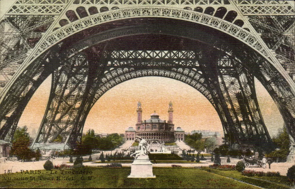 Paris - O Trocadéro visto sob a Torre Eiffel - C.M. Edição Artística - Frente