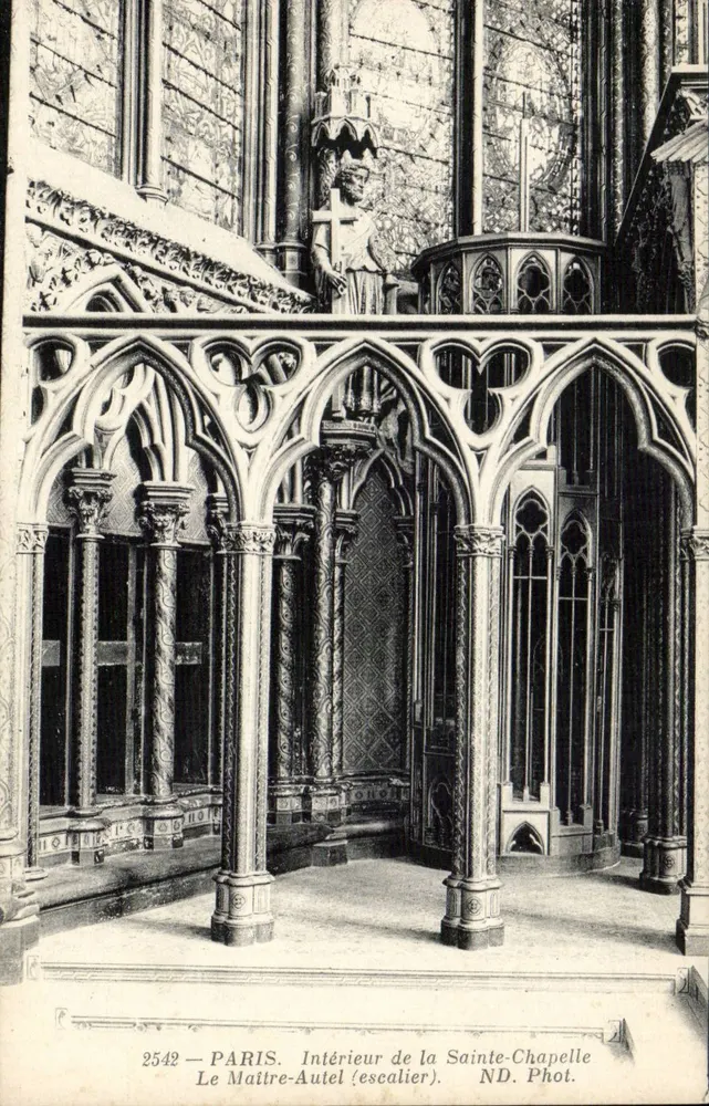 Intérieur de la Sainte-Chapelle — escalier — Le Maître-Autel — ND. Phot. - Frente