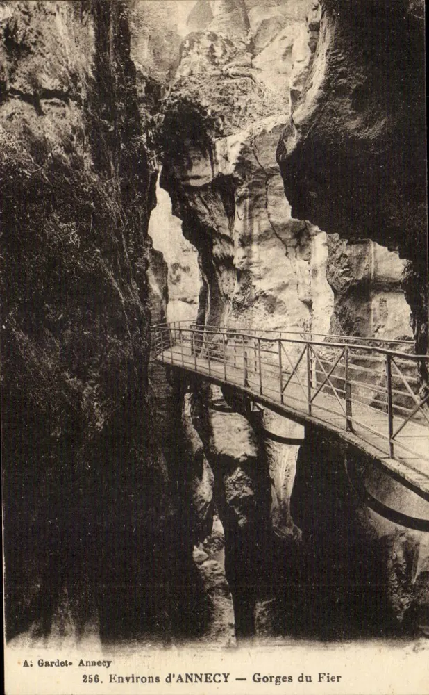 Gorges do Fier — Annecy — Ao redor de ANNECY — Gardet Annecy 256 - Frente
