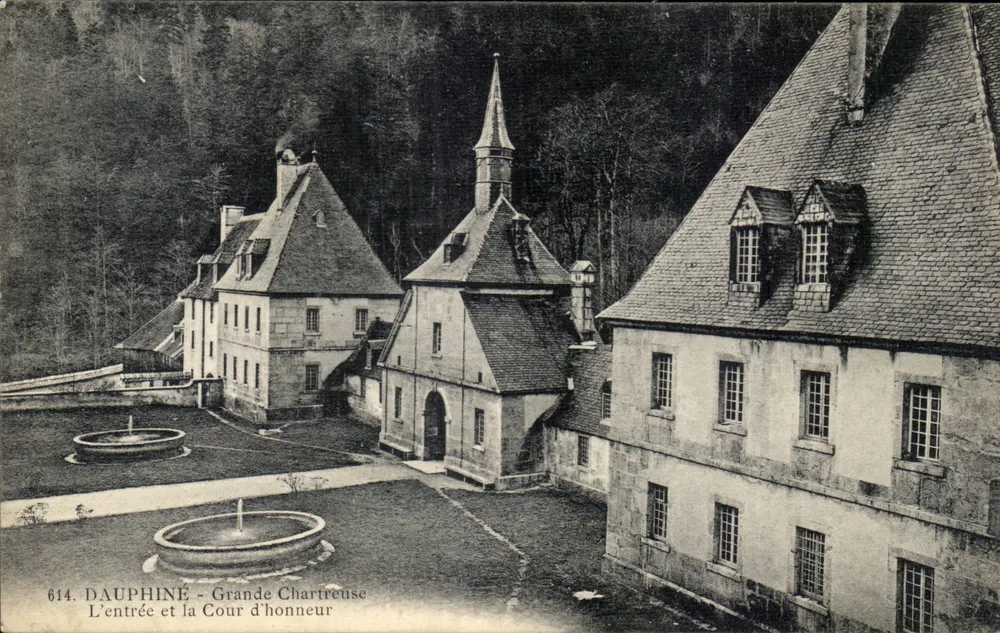 Dauphiné - Grande Chartreuse - Der Eingang und der Cour d'honneur — P.G. phot.-édit. Grenoble, n° 614 - Vorderseite