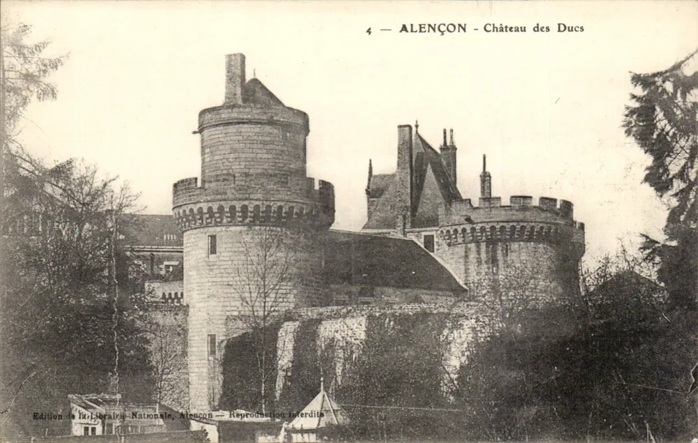 Alençon — Castelo dos Duques — Edição da Livraria Nacional, Alençon - Frente
