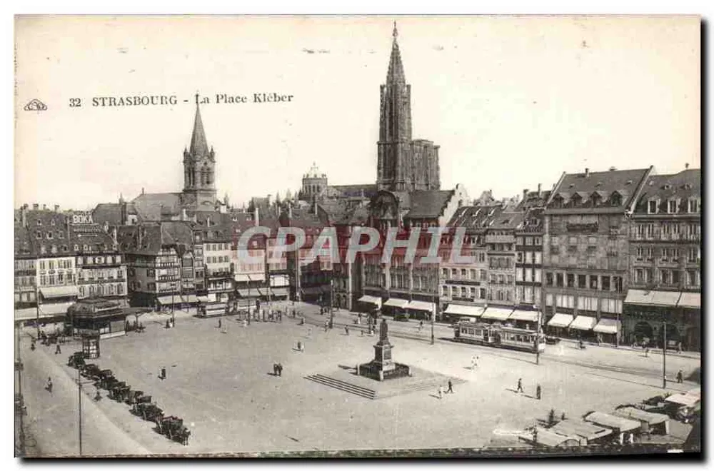 Strasbourg - Place Kléber — Panoramablick mit der Kathedrale und dem zentralen Denkmal - Vorderseite