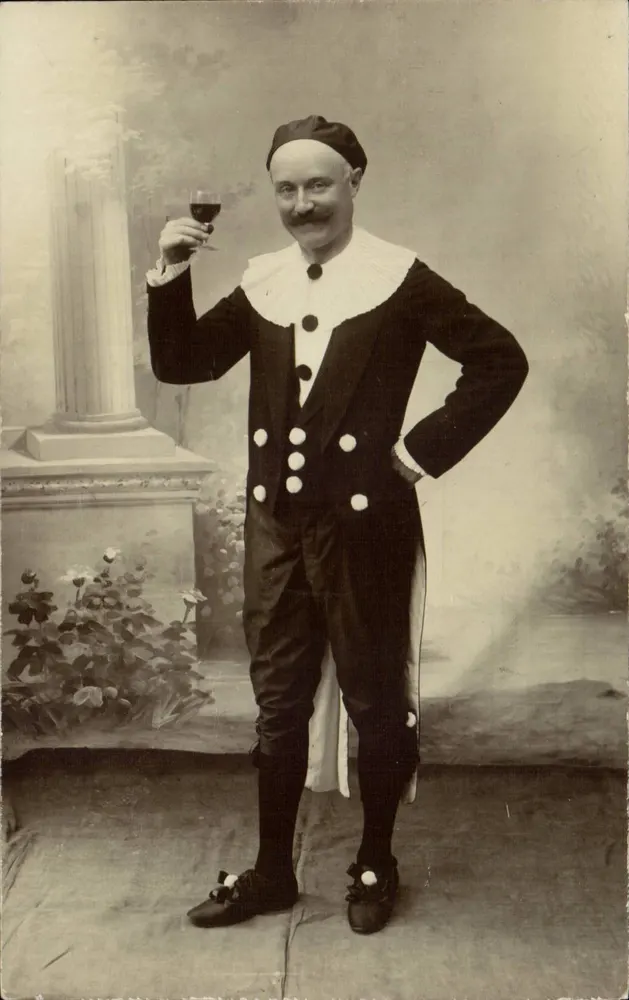 Zauberer in Kostüm — Fotostudio - Vorderseite