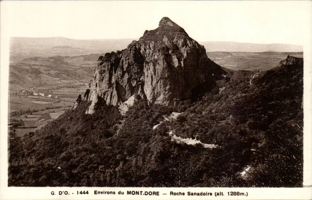 Dintorni del MONT-DORE — Roche Sanadoire (alt. 1288m.) — G. D'O. - 1444 - Recto