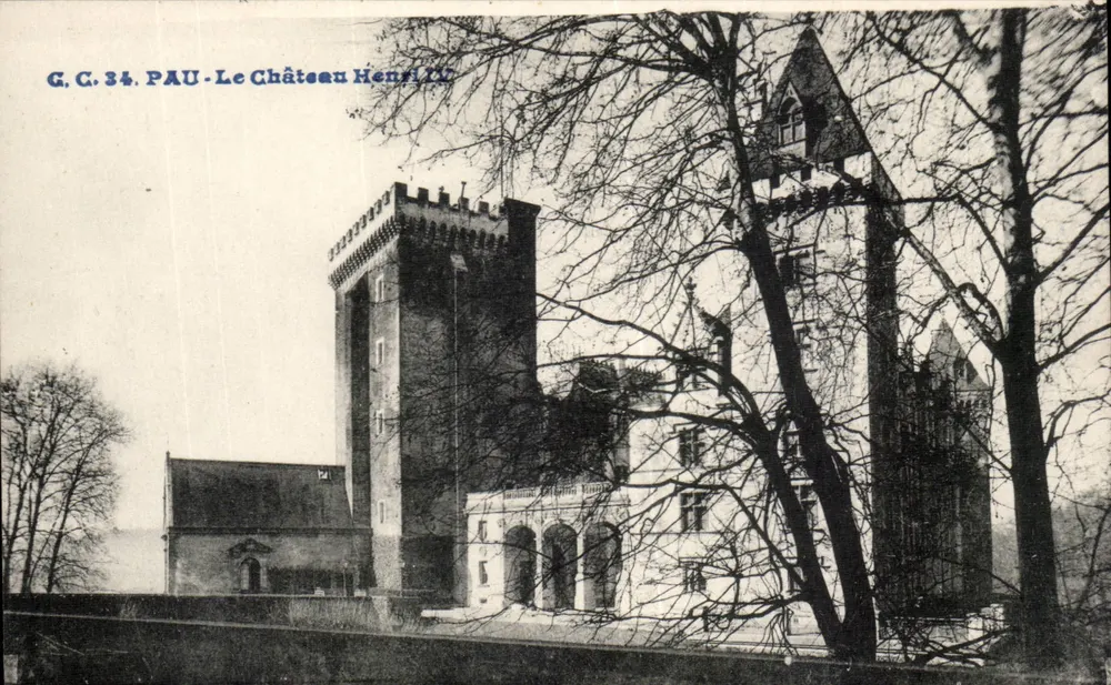 Pau - O Castelo Henri IV — G.C. 34, editor Carrache, Pau - Frente