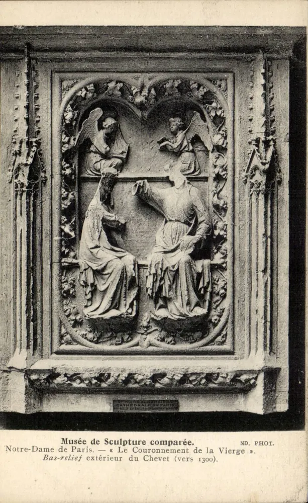 Notre-Dame de Paris — Die Krönung der Jungfrau — Außenrelief des Chors (um 1300) - Vorderseite