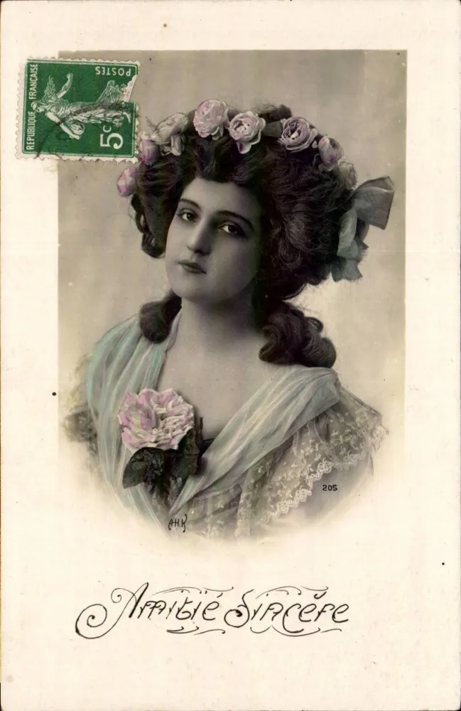 Marie Sircére — Frauenporträt mit Rosenkrone — Verlag A.H.R. n°205 - Vorderseite