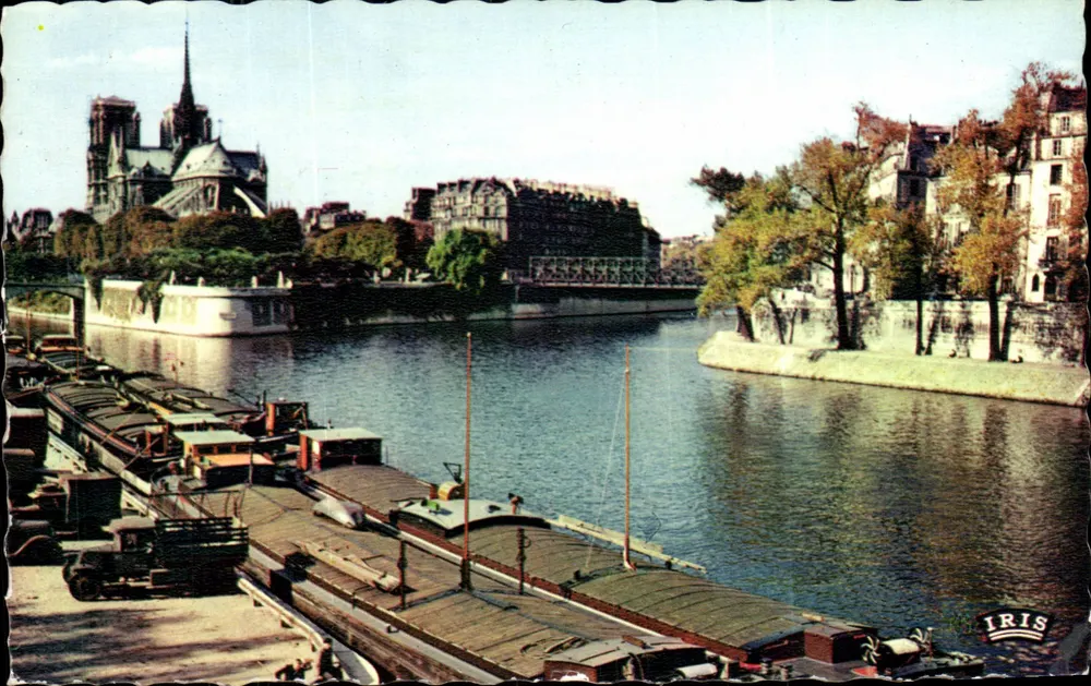 Notre-Dame - Lastkähne auf der Seine — IRIS - Vorderseite
