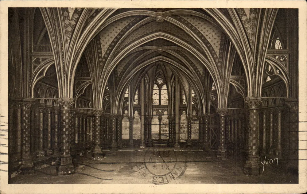 Interior da Santa Capela — Nantes — Yvon - Frente