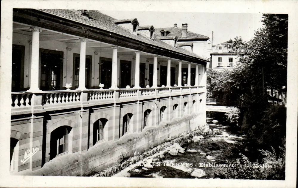 Les Thermes - Estabelecimento « Le Modécie » — N° 150 — Editor NARBO - Frente