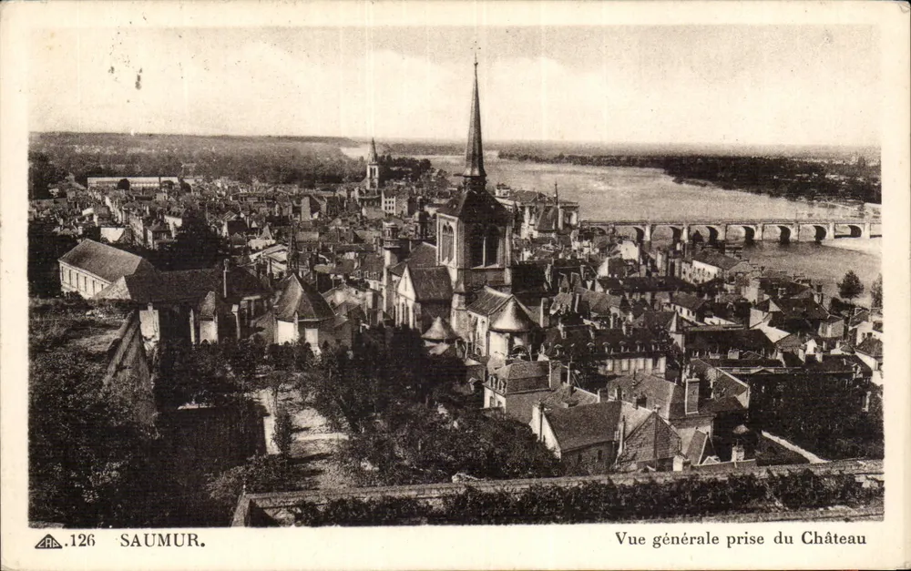 Saumur — Vista general tomada desde el Castillo — C° de las Artes Fotográficas - Sytrasboung-Schillichheim n°126 - Anverso