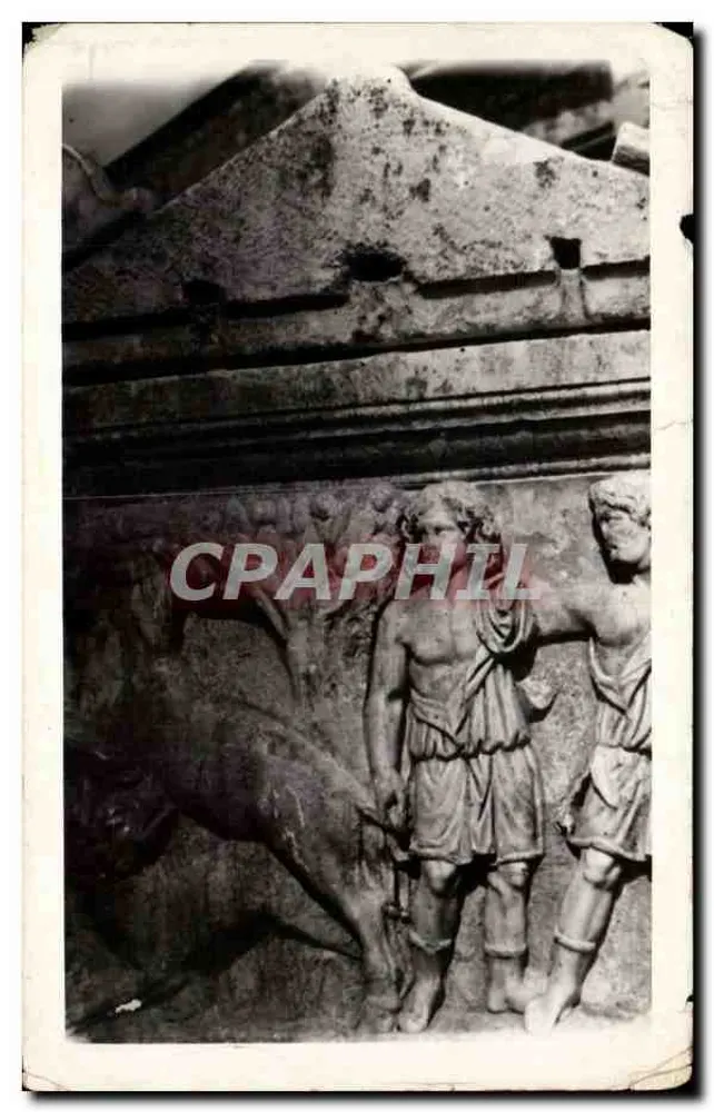 Sculpturales Relief — Szene mit Stier und zwei Figuren - Vorderseite