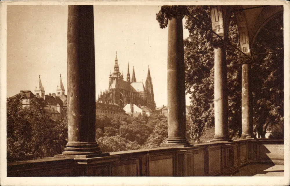 प्राग का दृश्य — सेंट विटस के मंदिर बेलवेडर से — विक्रेता अज्ञात - आगे
