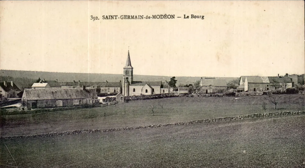 Saint-Germain-de-Modéon — O Bourg — Editor não identificado, n° de série 392 - Frente