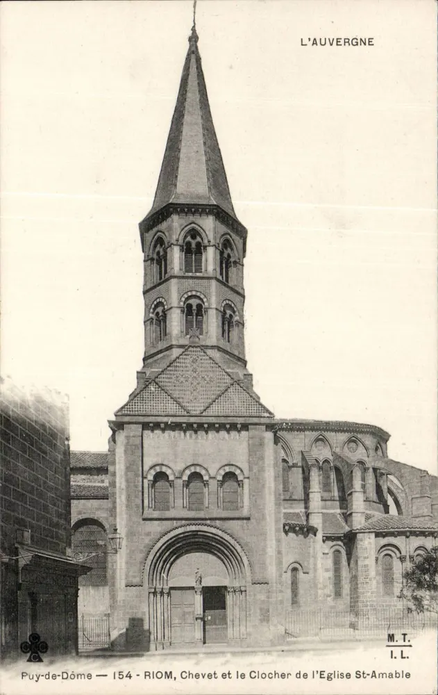 Riom - Nave und Glockenturm der Kirche Saint-Amable — Auvergne, M.T. I.L. - Vorderseite