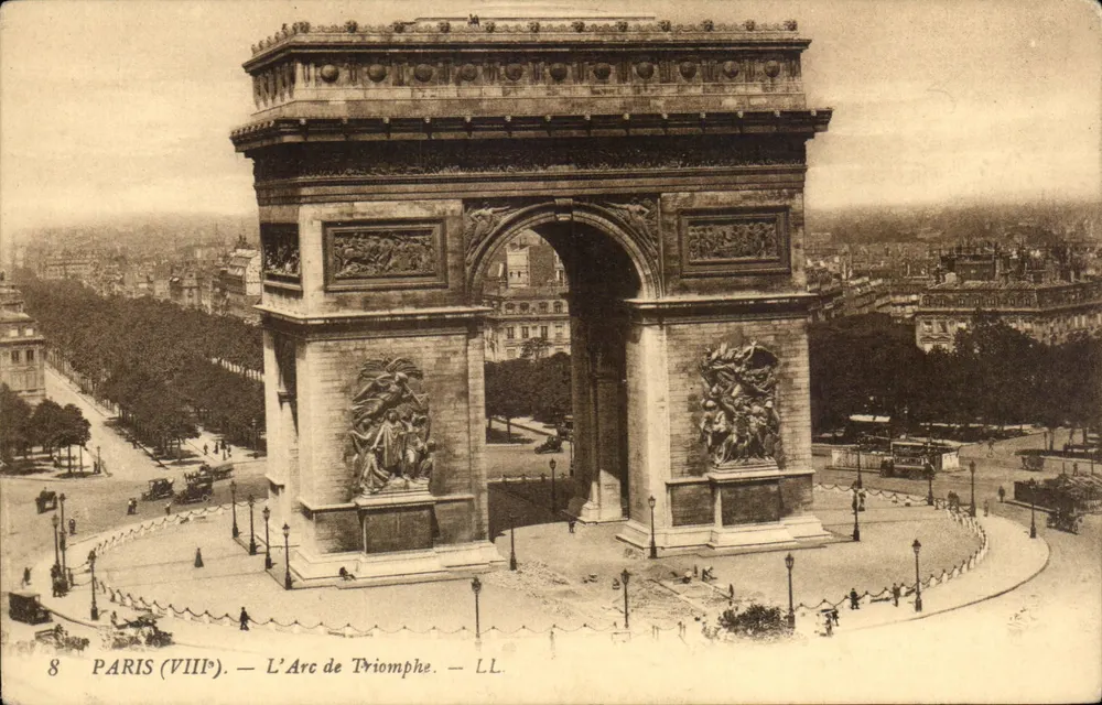 Paris (VIII°) — O Arco do Triunfo — LL. - Frente