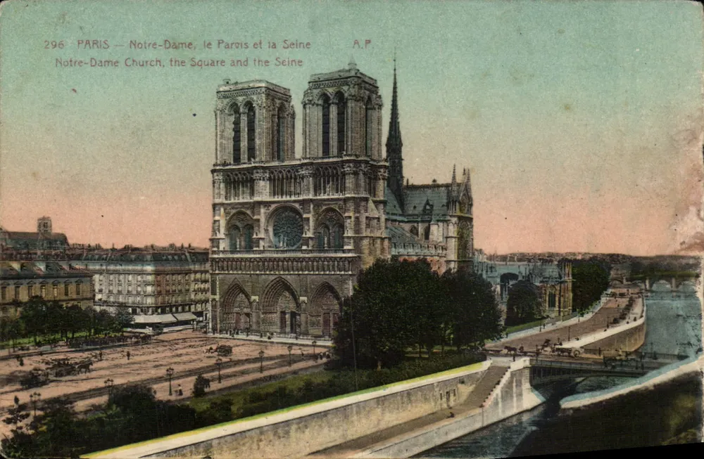 Paris — Catedral de Notre-Dame, o Pátio e o rio Sena — A.P. n°296 - Frente