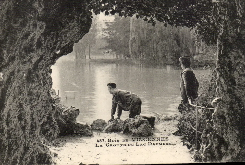 Die Höhle am See Daumesnil — Bois de Vincennes — E. Malcuit, phot.-edit., Paris, n° 487 - Vorderseite