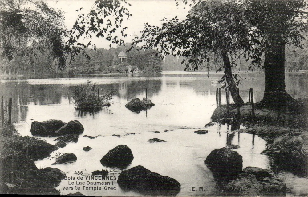 Bois de Vincennes — See Daumesnil in Richtung griechischer Tempel — E. M. - Vorderseite