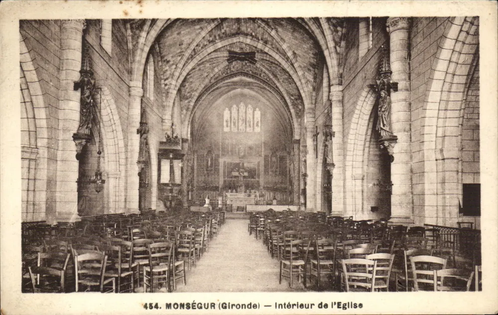 Monségur (Gironde) — Wewnętrzny budynek kościoła - Awers