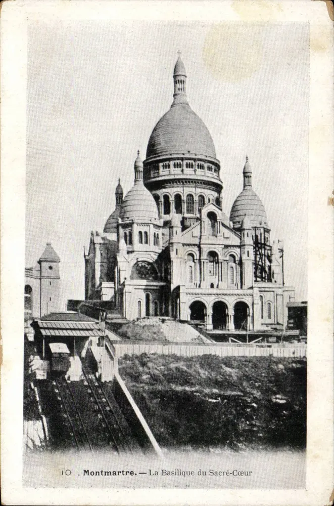 Montmartre — Die Basilika des Heiligen Herzens — Verlag unbekannt, Seriennummer 10 - Vorderseite