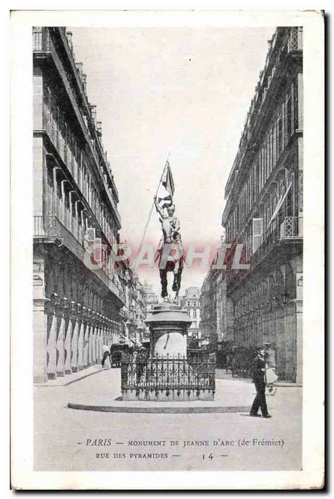 Paris — Monumento de Joana d'Arc (de Frémiet) — Rue des Pyramides — n°14 - Frente