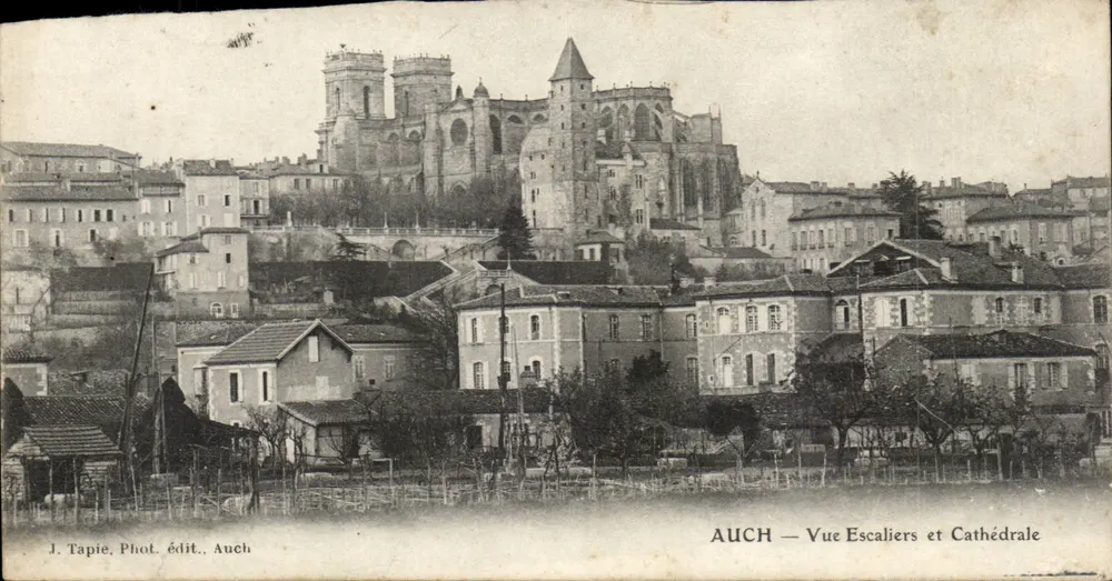 Auch — Ansicht Treppen und Kathedrale — J. Tapie, Fotografie, Verlag, Auch - Vorderseite