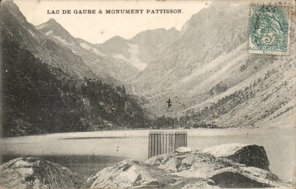 Lago de Gaube & Monumento Pattisson — vista alpina — editor não identificado, número de série não visível - Frente