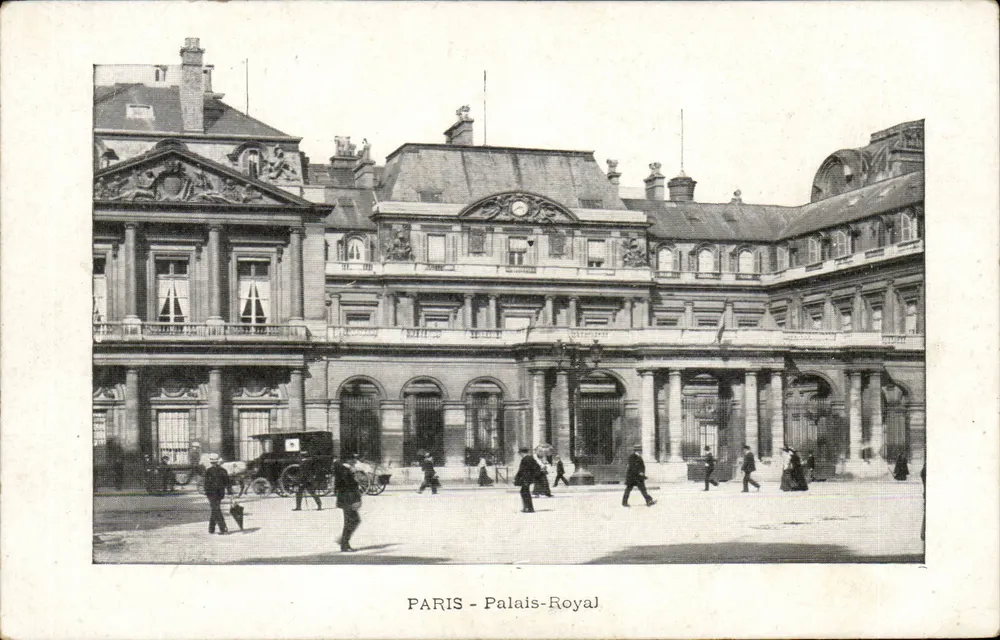 PARIS - Palácio-Royal — vista da praça interna — editor não visível - Frente