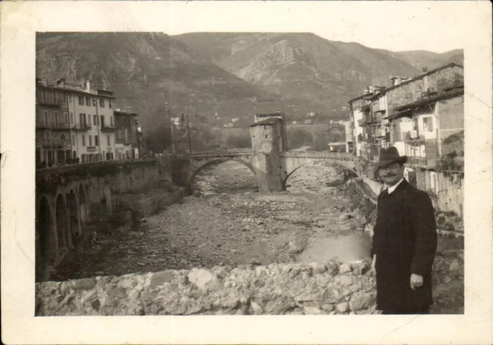 Brücke über den Fluss in Sospel — Verlag nicht sichtbar, Seriennummer nicht lesbar - Vorderseite