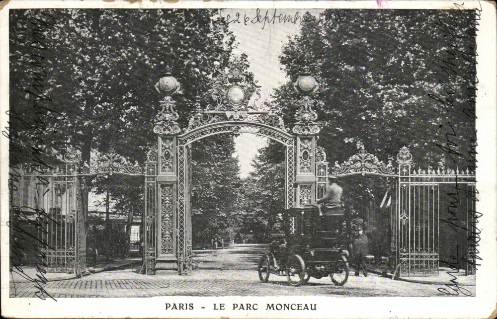 Paris - O Parc Monceau — entrada decorada, carro antigo — editor não identificado - Frente