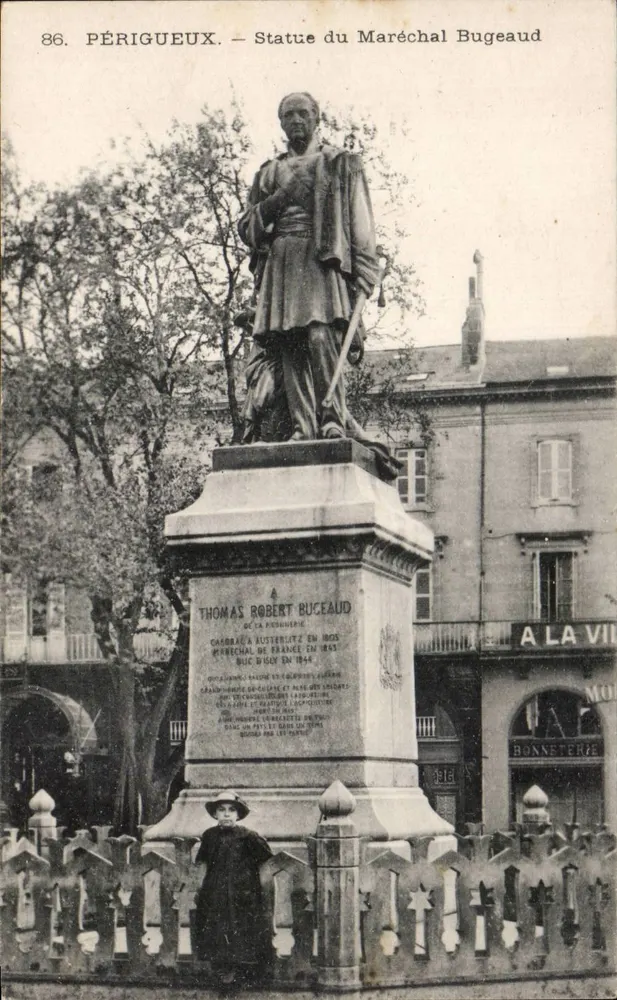 Périgueux — Estátua do Maréschal Bugeaud — n° 86 - Frente