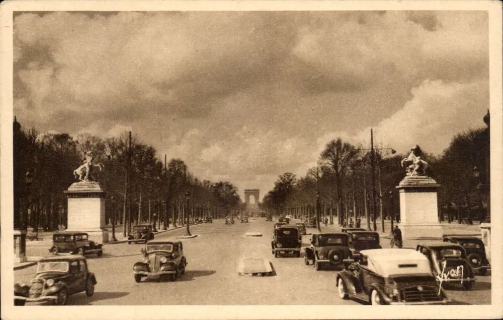 Paris — Avenue des Champs-Élysées und Arc de Triomphe — Éditions d'Art YvON - Vorderseite