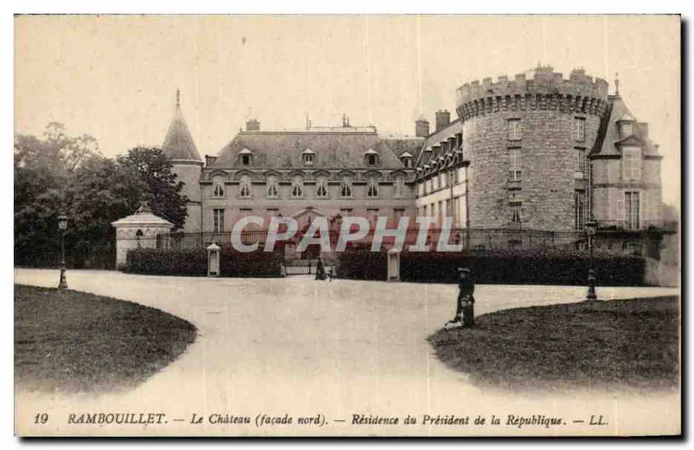 Rambouillet — Das Schloss (Nordfassade) — Wohnsitz des Präsidenten der Republik — LL. - Vorderseite