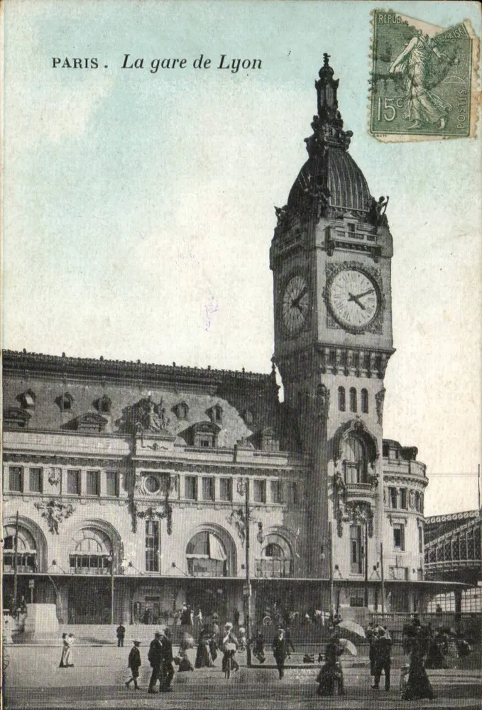 Paris. A estação de Lyon — vista da torre da torre de relógio — editor não visível - Frente