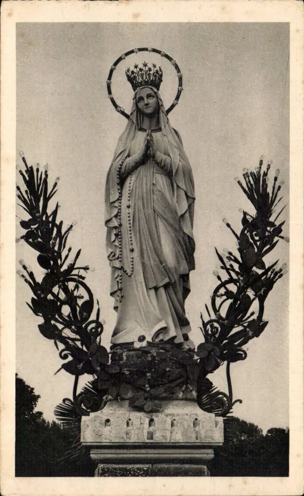 Estátua de Nossa Senhora de Lourdes — coroada — Edição P. Donat, Lourdes, n°16 - Frente