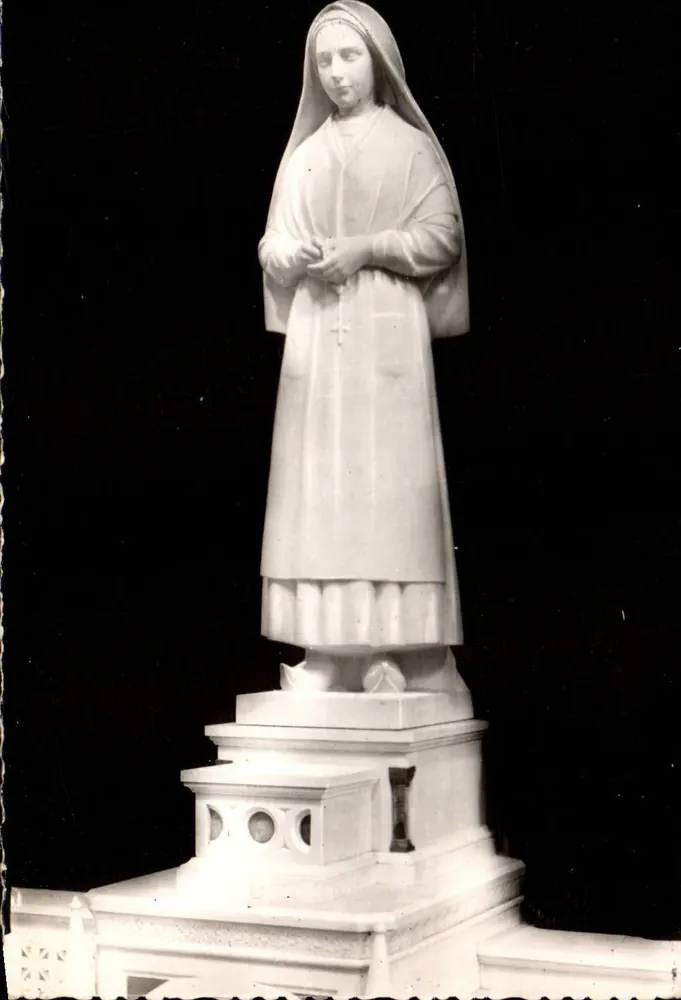 Statue der Heiligen Bernadette — Pfarrkirche von Lourdes — Ausgabe der Pfarrgemeinde von Lourdes - Vorderseite