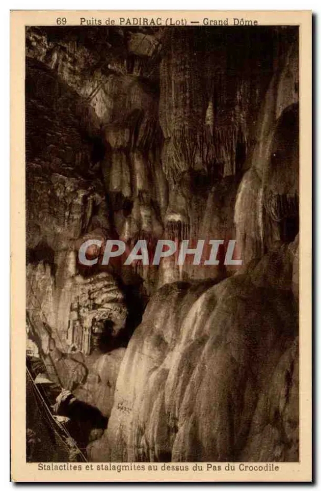 Quellloch von PADIRAC (Lot) — Großer Dachraum — Stalaktiten und Stalagmiten über dem Crocodile-Step - Vorderseite