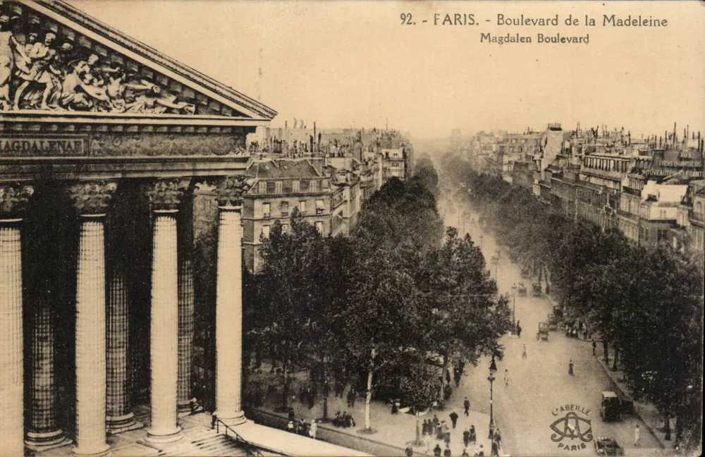 Paris - Boulevard de la Madeleine — vista do templo da Madeleine — L'Abéille, Paris, n°92 - Frente