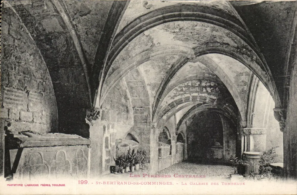 St-Bertrand-de-Comminges — La Galerie des Tombeaux — Phototype Labouche Frères, Toulouse, n°199 - Recto