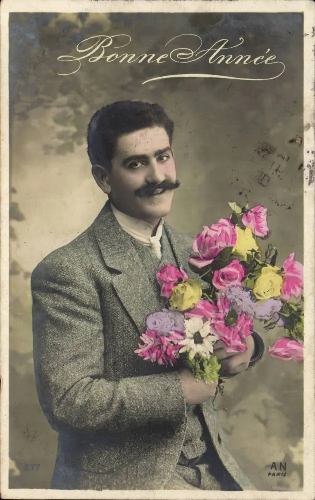 Mann mit Schnurrbart, der ein Blumenbouquet hält — Frohe Neujahr — A.N. PARIS, n° 677 - Vorderseite