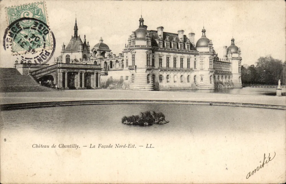 Castelo de Chantilly — A Fachada Nordeste — LL. - Frente