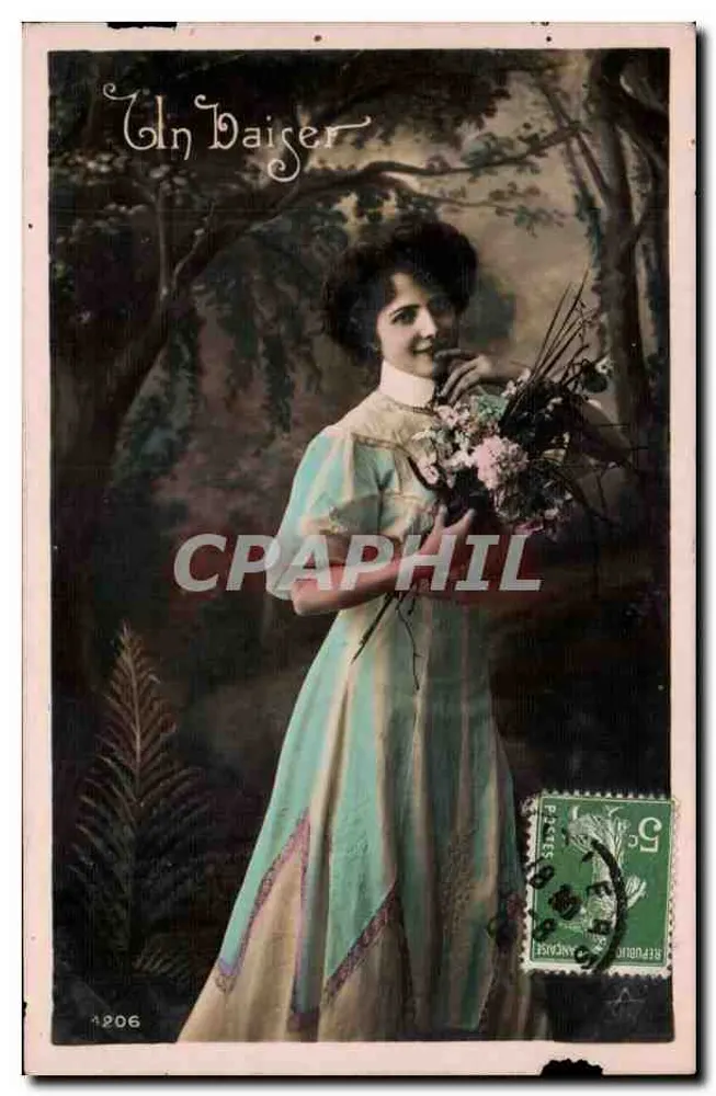 Frau in einem blauen Kleid mit Blumenbouquet — Un Baizer — n° 1206 - Vorderseite