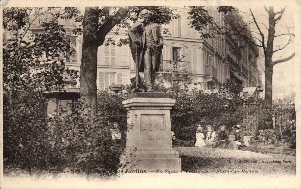 Paris - Seine Plätze und Gärten — 29. Square Ventimille — Statue von Berlioz - Vorderseite